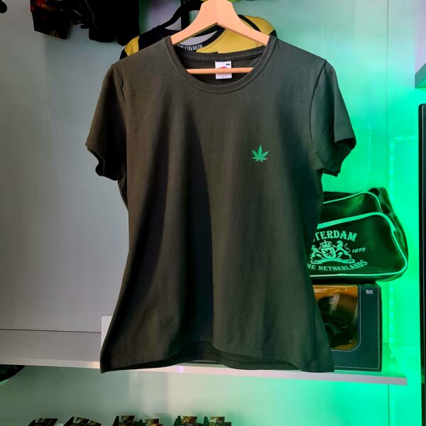 Koszulka ze znakiem konopi