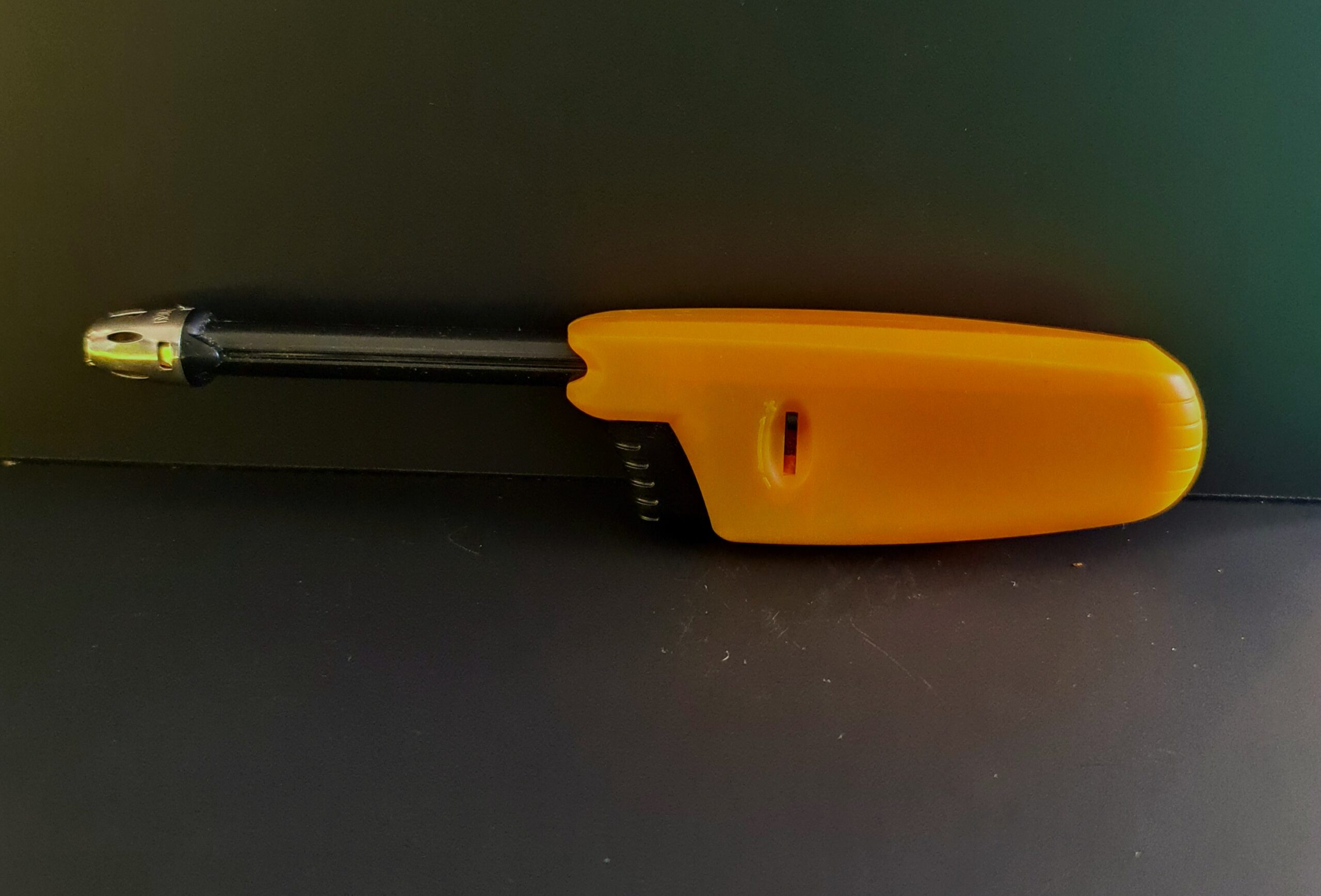 20230622_132450 Wysuwana zapalniczka