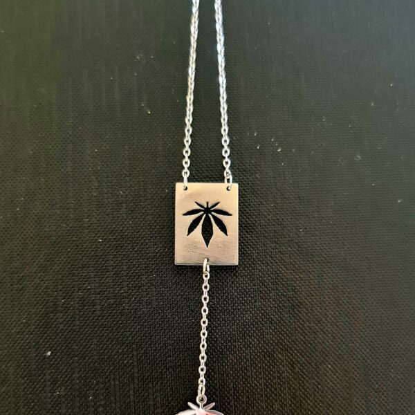 Srebrny naszyjnik za znakiem konopi